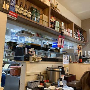 梅田の東通りからすぐの隠れ家ビストロ酒場 炎の演出のVAMOS STEAKや自家製トルティーヤのタコスを堪能できるお店✨@pit_master_vamos_umeda 今回いただいたお料理 ▶︎ 旬のフルーツとブラッターチーズイチジクとシャインマスカットの濃厚な甘さにトロけるクリーミーな