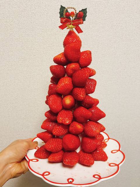 プチトマトサンタときゅうりのクリスマスツリ