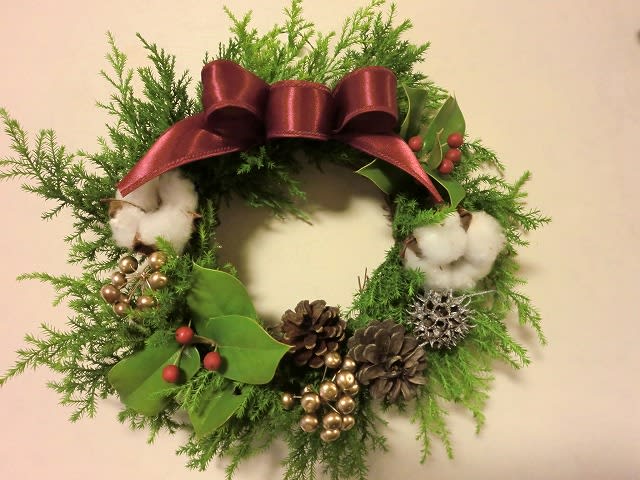 クリスマスリース 初心者でも解りやすい綺麗なリースを作るコツを解説