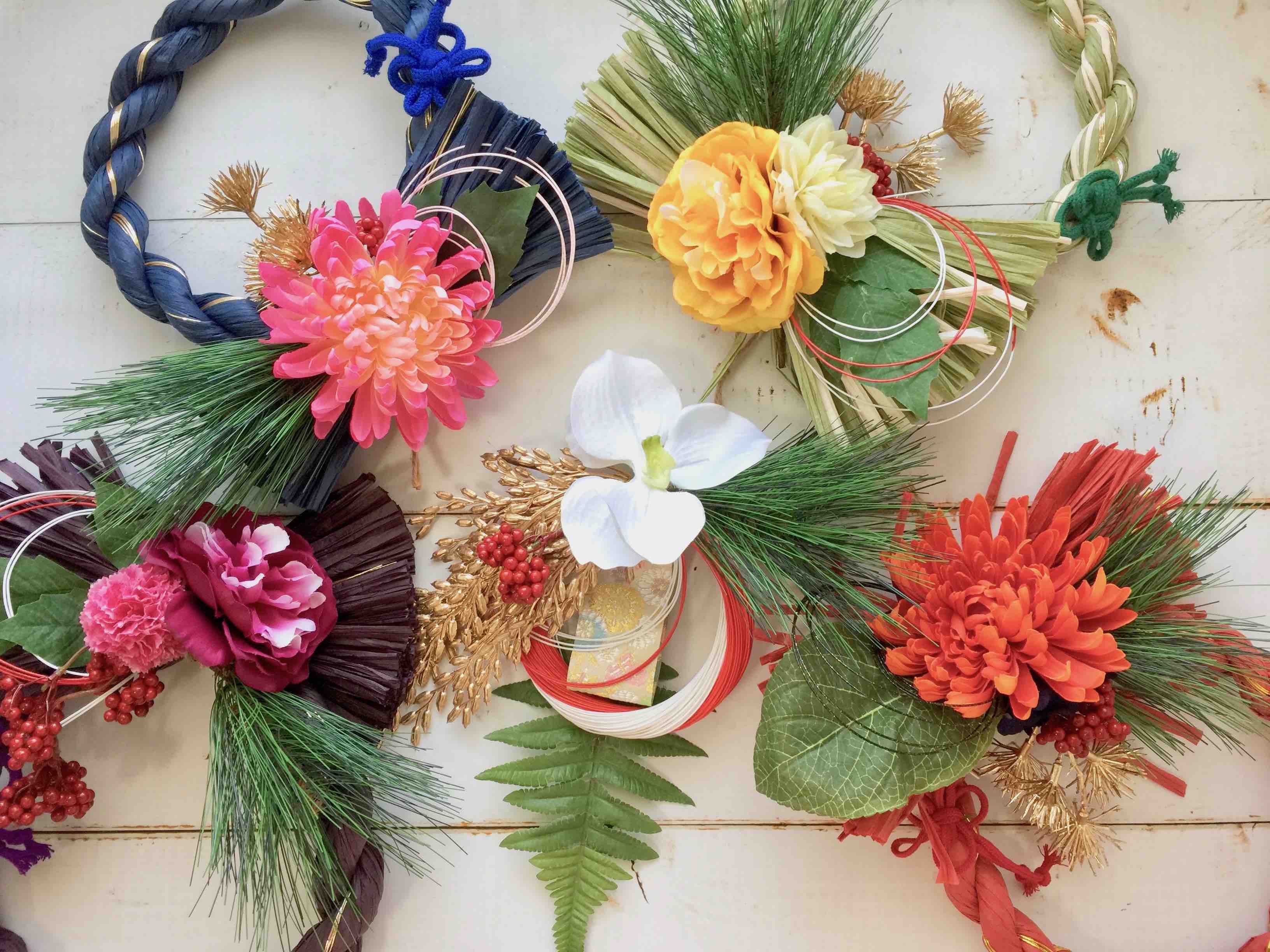 手作り『正月飾り』で迎える新年！ １００均材料を切って貼るだけ『しめ縄リース』の作り方 – GLUGLU グルグルby grape