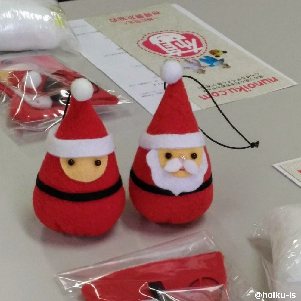 工作 ドングリで「サンタクロース」作り保育士を応援する情報サイト 保育と暮らしをすこやかに ほいくらし