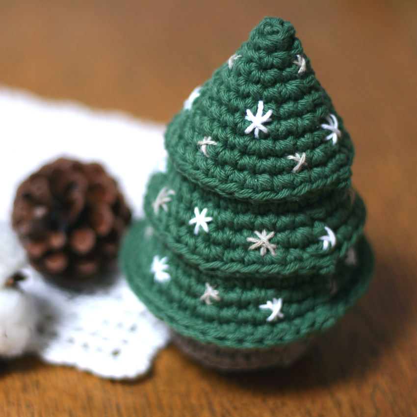 簡単手作りかぎ針で編むクリスマス向けおすすめ作品-Crochet and Me かぎ針編みの編み図と編み方