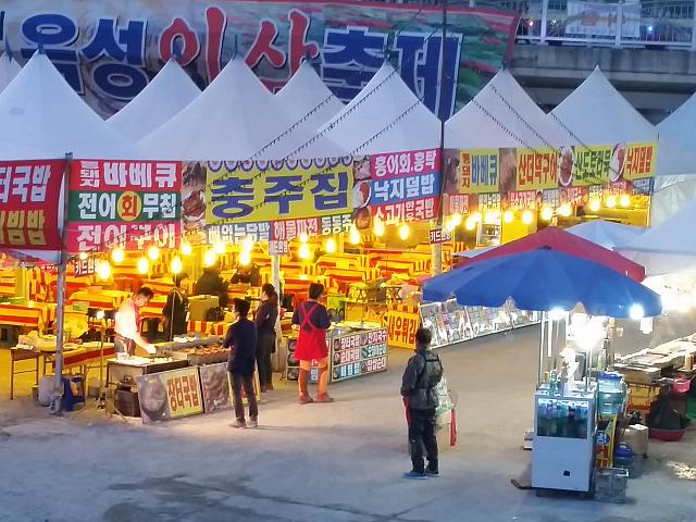 沖縄の露店の謎にせまる - 沖縄B級ポータル - DEEokinawa でぃーおきなわ