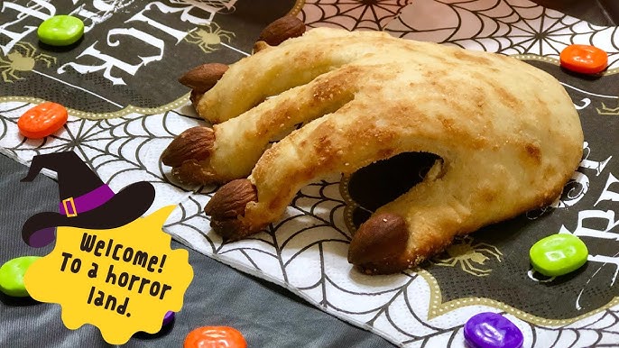 🎃ハロウィンごはん＆おやつ いろいろまとめました🎃 これまでインスタに投稿したものを ピックアップしました。 ①紫芋ラテのネコプリン無印良品の紫芋ラテを使ってプリンに。 セリアのハロウィンピックを 刺すだけで簡単かわいい💕 ②ファンキー帽子のお化けちゃん