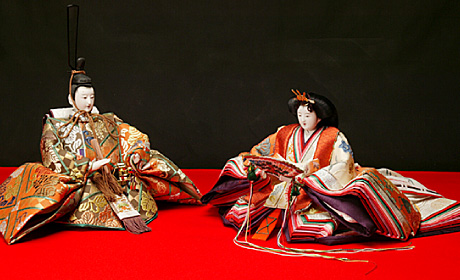 ひな人形60体が階段にずらり 群馬・館林市のアゼリアモールでおひなさま展上毛新聞電子版群馬県のニュース・スポーツ情報