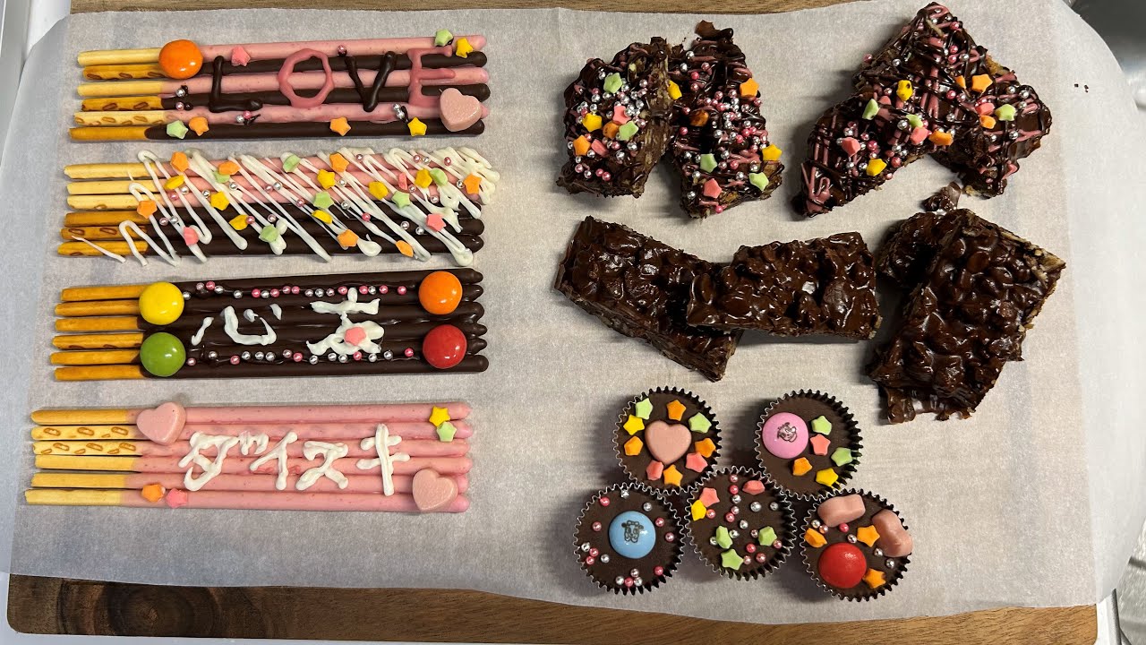 バレンタインに作ろう！かんたんくまさんオレオポップ🧸💘 簡単で可愛すぎる！ぜひ作ってみてね🫶 材料 ☑︎オレオ ☑︎ミニオレオ☑︎板チョコ ミルクチョコレート☑︎チョコペン 白.黒☑︎ピンクのハートチョコ ダイソー☑︎木製スティック セリア☑︎赤い麻紐 セリア オレオオレオポップくまさんくまさんクッキーくま好きバレンタイン