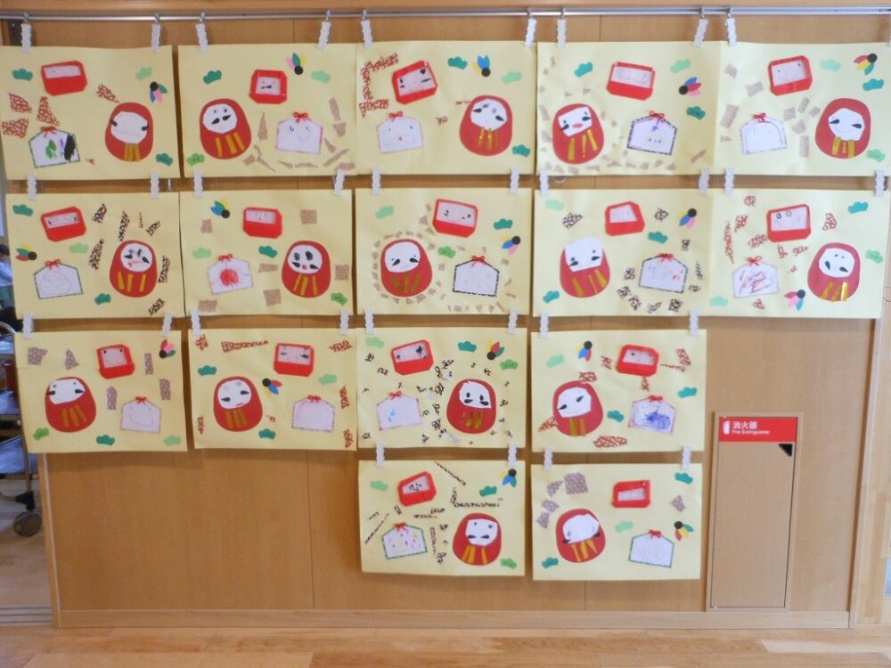 お正月製作 だるまの壁面を保育士が解説！ 2歳児～対象