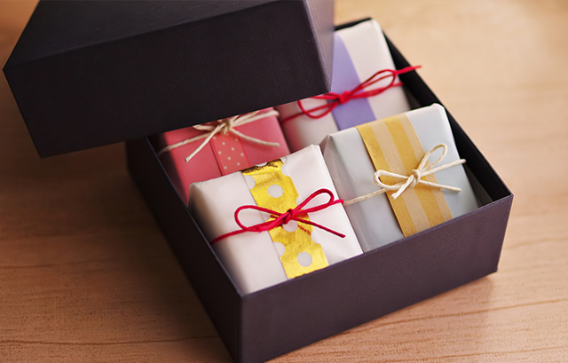 プチギフト 1000円 ヴァルトバーム プレーン 結婚式 引き出物 引き菓子 お菓子 バームクーヘン ocean&terre おしゃれ ギ モモフク