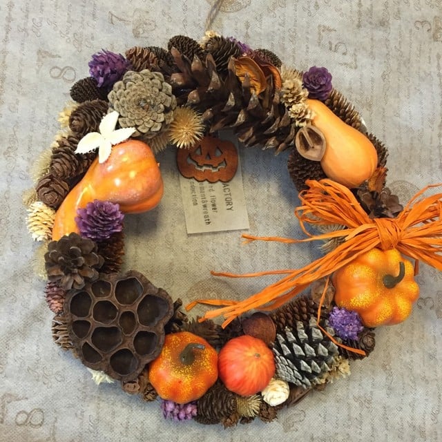 ハロウィンリースの作り方！ 3色毛糸でポンポンリースを手作り子供の行事・お祝いAll About