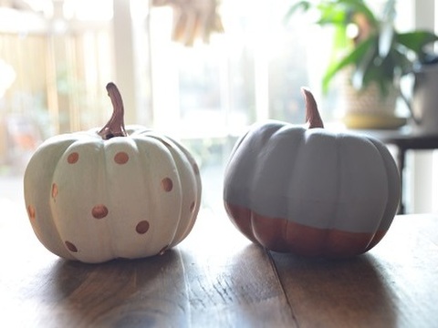 100均でハロウィンを飾ろう！玄関飾りや仮装に使えるアクセもトモニテ