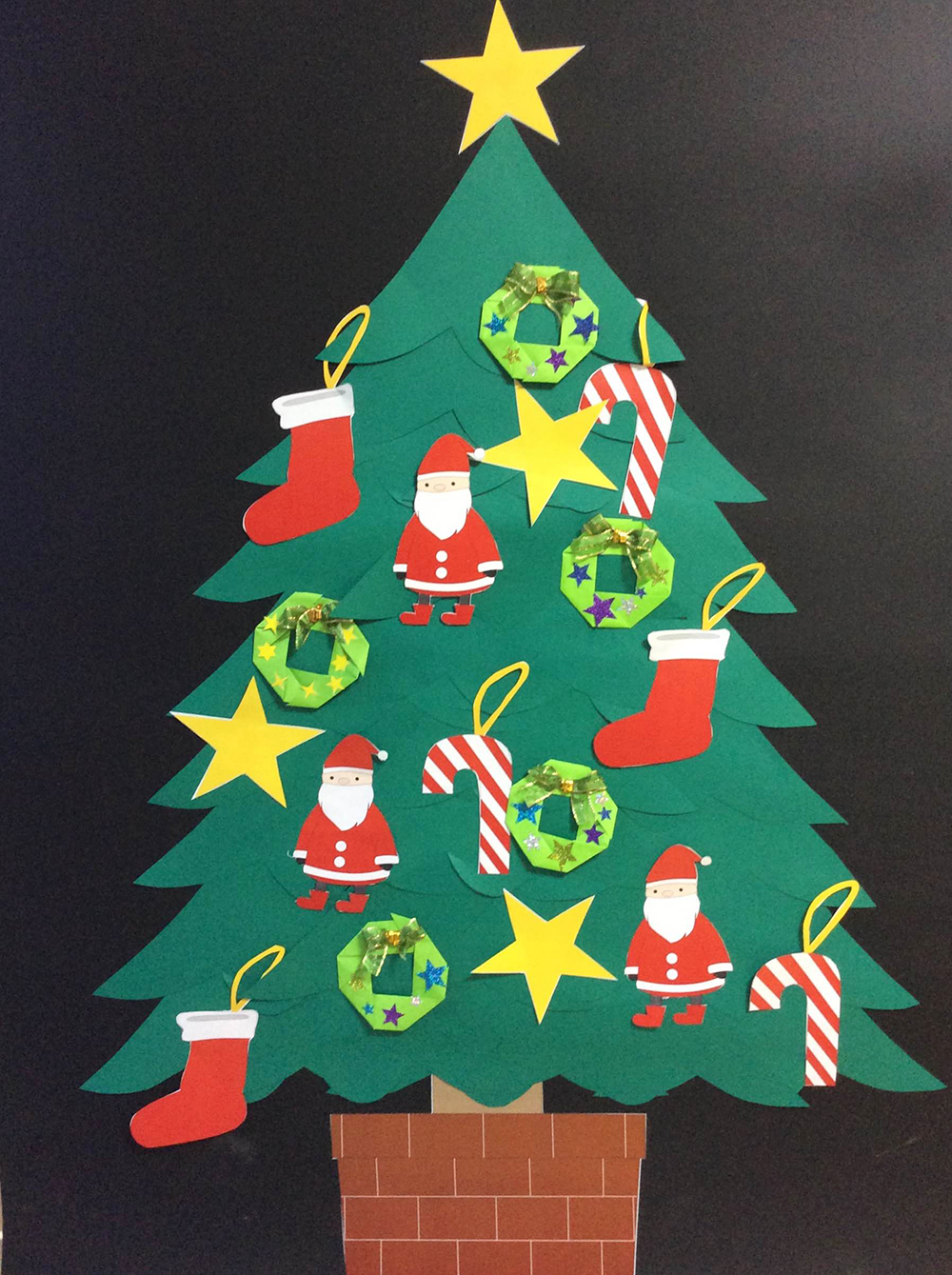 クリスマスツリー 置物 の作り方 画用紙だけで簡単に作れる！高さ27cmの存在感