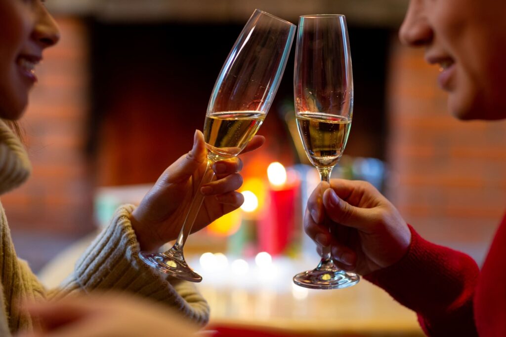 カップルにおすすめのクリスマスの過ごし方今年のクリスマスはどう楽しむ？ 2022年100均アイテムで、暮らしをもっと便利に楽しむ情報メディアくらしマグネット