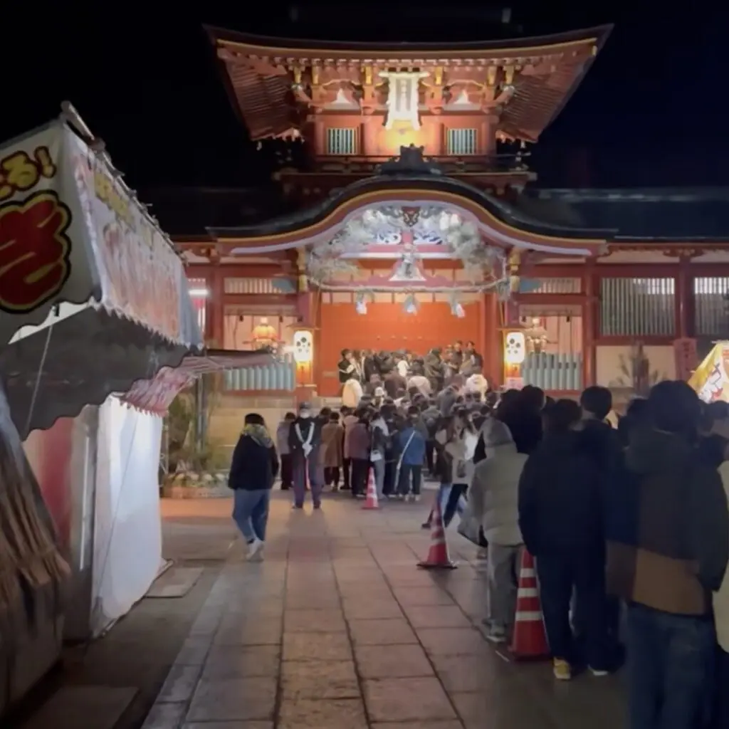 船橋大神宮の初詣客で長い列に、初神楽の奉納と灯明台の開放もみんなで船橋を盛り上げる船橋情報サイト「MyFunaねっと」