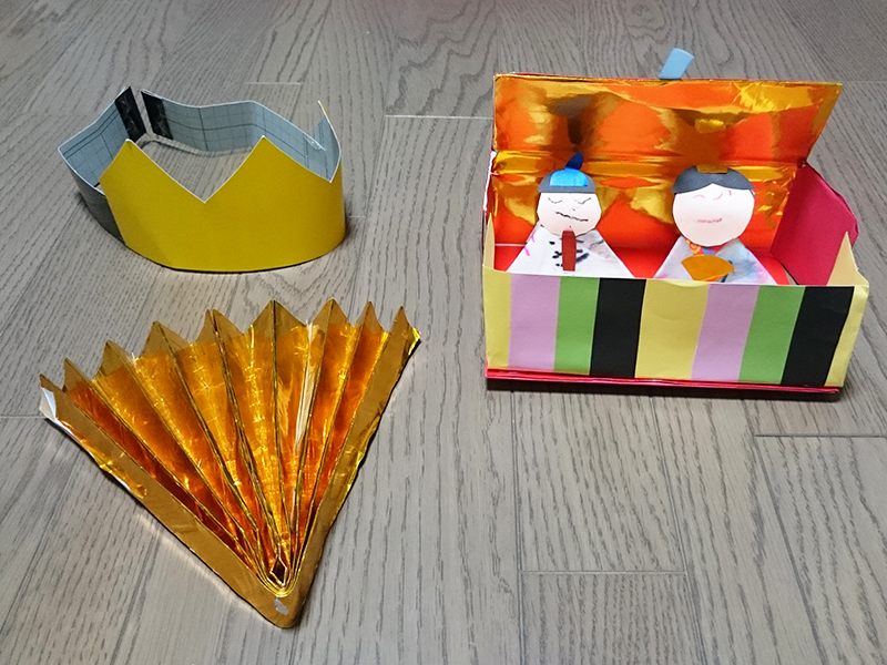 ひな祭りについての紙芝居✂️ . この前投稿した節分の紙芝居を見てくださった方々からひな祭りの紙芝居も見たいとお声があったので作ってみました！ 保育 保育士 保育園 ひな祭り ひな祭り製作 手作り紙芝居 紙芝居 手作り 手作り絵本 ひな祭り飾り ひな祭りご飯