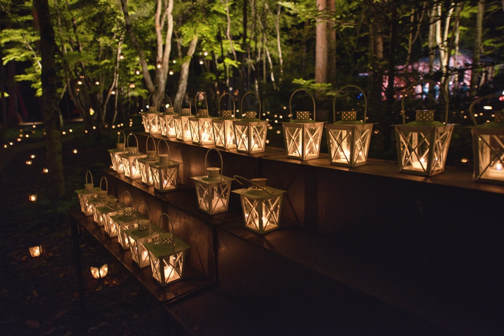今年の夏デートは軽井沢の人気イベントへ！神秘的なキャンドルナイトで涼もう 東京カレンダー最新のグルメ、洗練されたライフスタイル情報