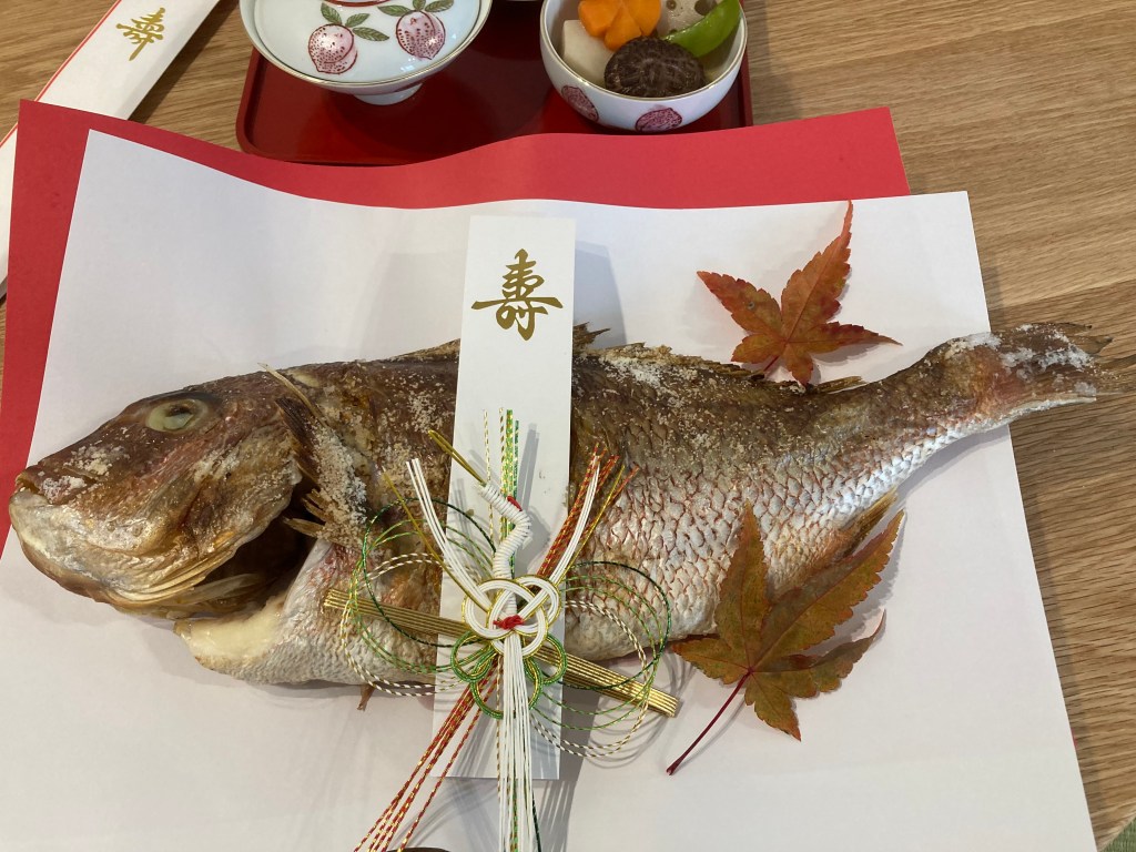 お食い初めの飾り付けは？鯛や部屋の飾り方を紹介 手作りの方法もmilpoche