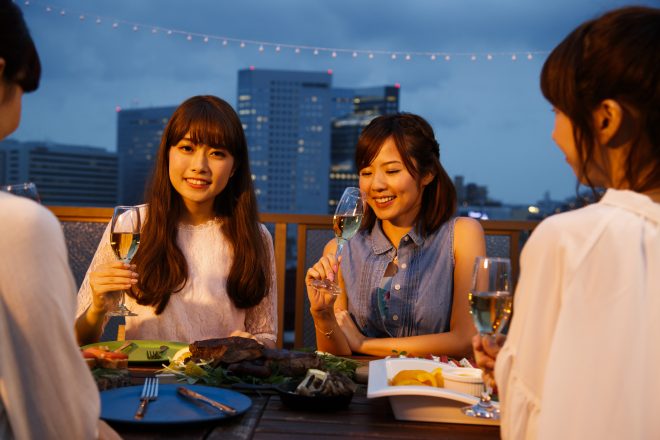 ただの飲み会じゃ嫌！女子会に選ばれる店の条件。〜女子会全盛期！働く30代女子の財布を開かせる方法〜フードリンクニュース