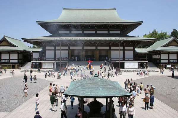 2025 初詣はいつまで？屋台の出店は？初詣スポット人気ランキングをチェックして出かけよう トラベルコ