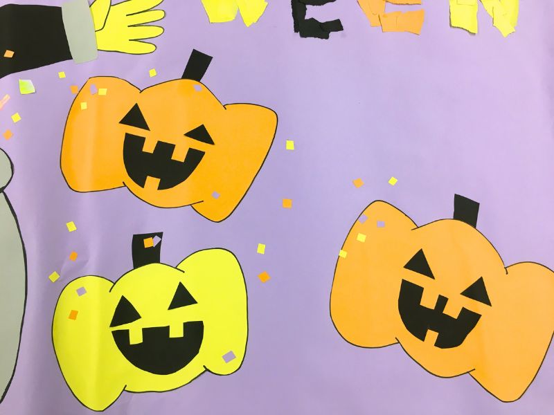 壁面飾りハロウィン かぼちゃ秋 10月 画用紙 色画用紙手作り「かわいいハロウィンの壁飾り」