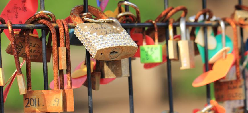 南京錠で有名！龍恋の鐘 恋人の丘 の場所や行き方・進入できる時間について鶴岡八幡宮-御朱印