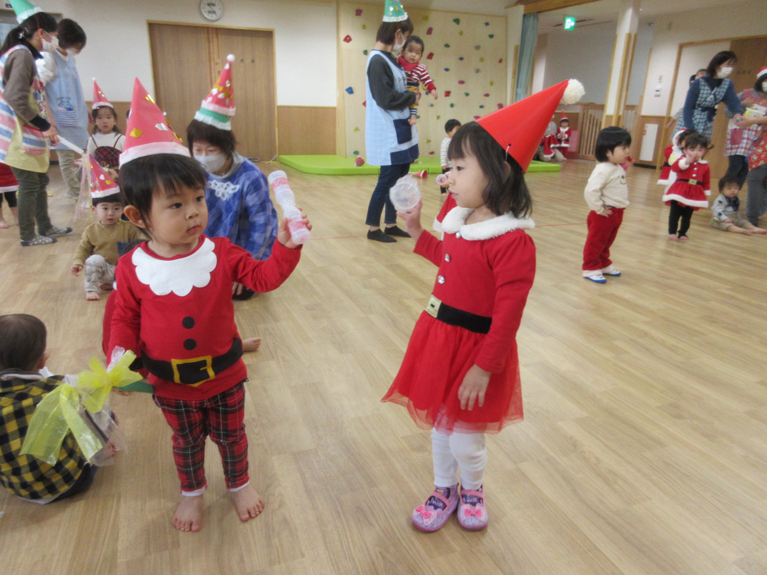 クリスマス会 ０，１歳児 ドレミ保育園