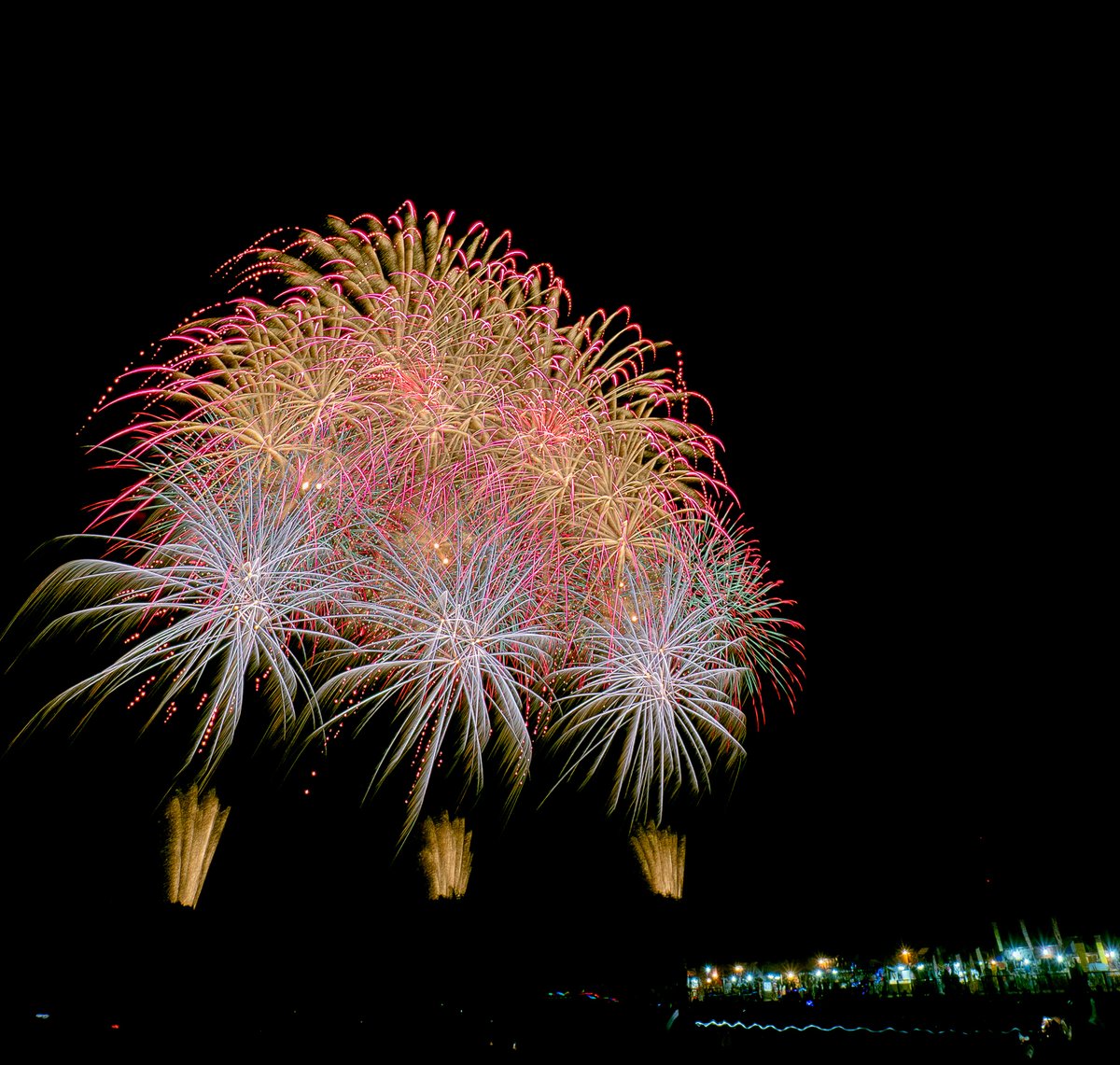 ミュージックスターマインの楽曲を紹介① - CAMPFIREキャンプファイヤー