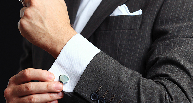 シャツに必要？結婚式でのカフスボタン！付け方＆色のマナーなどGoGo Wedding