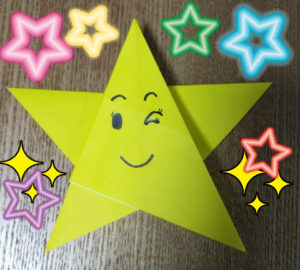 七夕飾り 折り紙 吹き流し 作り方 星の吹き流し 星飾りでおしゃれに演出♪ 動画付き 海外Tips☆DIYエコスローライフ