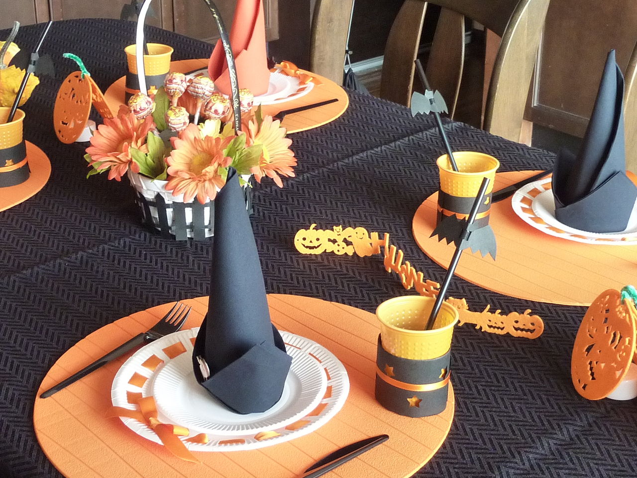 料理だけじゃもの足りない！ハロウィンパーティーのテーブルはどう飾る？おうちごはん