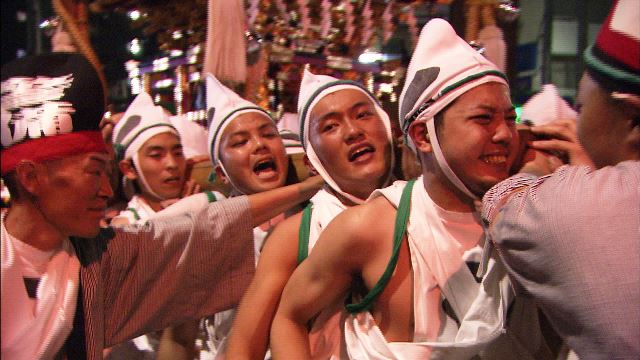 大国魂神社のくらやみ祭り。東京の府中市の神社です。2023年5月５日撮影の写真素材FYI07721579ストックフォトの QleanMarket キュリンマーケット