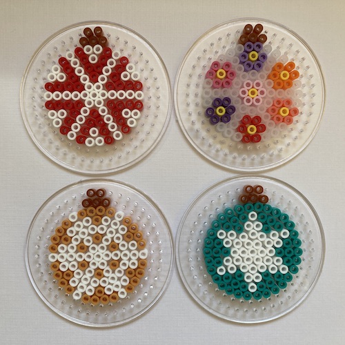 アイロンビーズ「クリスマスツムツム」ゆっくり行こうよ