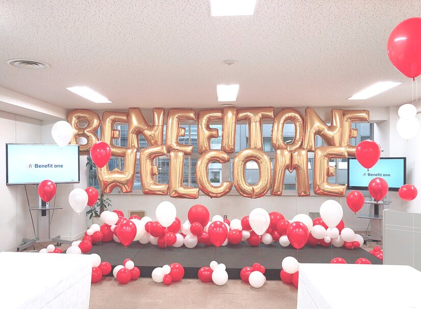 フラワーをテーマにしたイベントの飾り付けバルーンポップジャパン