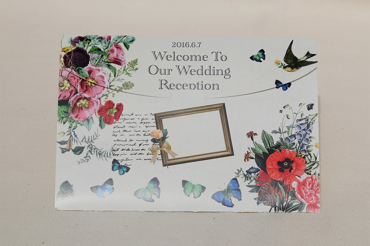 蝶の形のアクリルの招待状蝶の成人期の招待状印刷された結婚式の誕生日の招待状カード Alibaba.com