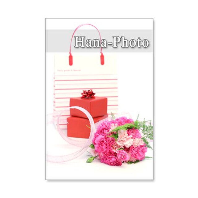 母の日 カーネーションの切り絵3種類🌹 以前のはミニサイズ立ったので ポストカードサイズくらいにして いつもとは違うフレーム買ってみました 一番左のはご予約済み😘これから名入れします！切り絵切り絵アート母の日2025カーネーションの切り絵母の日ギフト