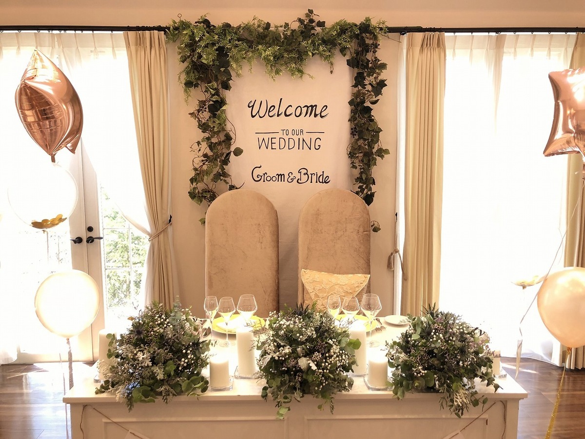 ゲストが注目☆メインテーブルのナチュラルコーデ♪神戸旧居留地の結婚式場 - 神戸セントモルガン教会