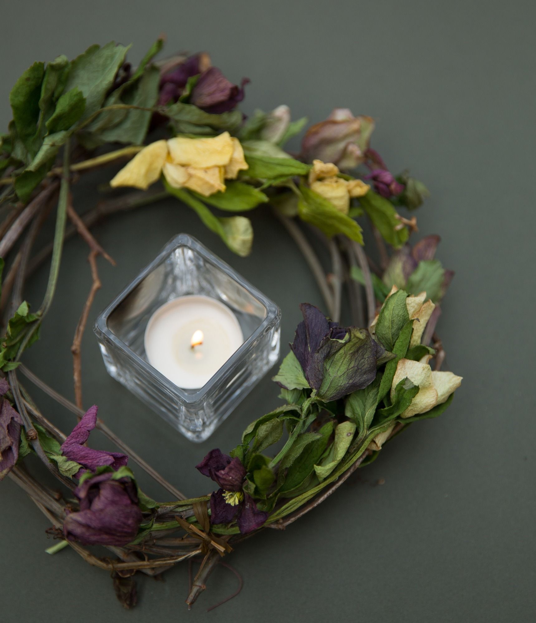 ドライフラワースワッグ クリスマスローズ と小花