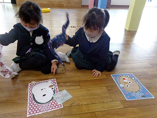 福笑い』 出来あがったお顔を見て、大笑い😆福笑いお正月遊び正月遊び室内保育室ひがしやまあいじえん幼保連携型認定こども園認定こども園保育園幼稚園保育子育て子育て支援育児預かり保育一時預かり一時預かり保育みやま市みやま