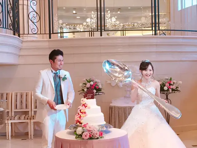 ゲストがびっくり ケーキ入刀“じゃない”フード演出アイデアゼクシィ