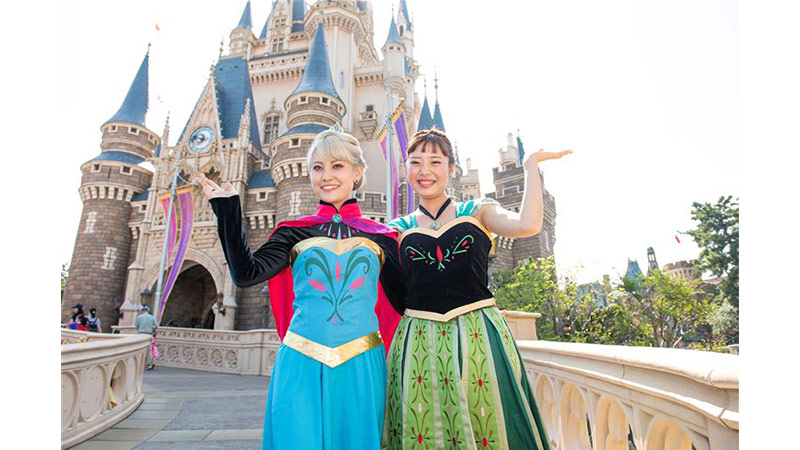 Disney欲とまらぬのでまとめ💓 ディズニーハロウィン早く行きたい🎃！！！し クリスマスディズニーも行きたい🎄💓ディズニーシーディズニーコーデカジュアルコーデ シミラールックお揃いコーデ アディダスコーデ ディズニーハロウィンカップルディズニー