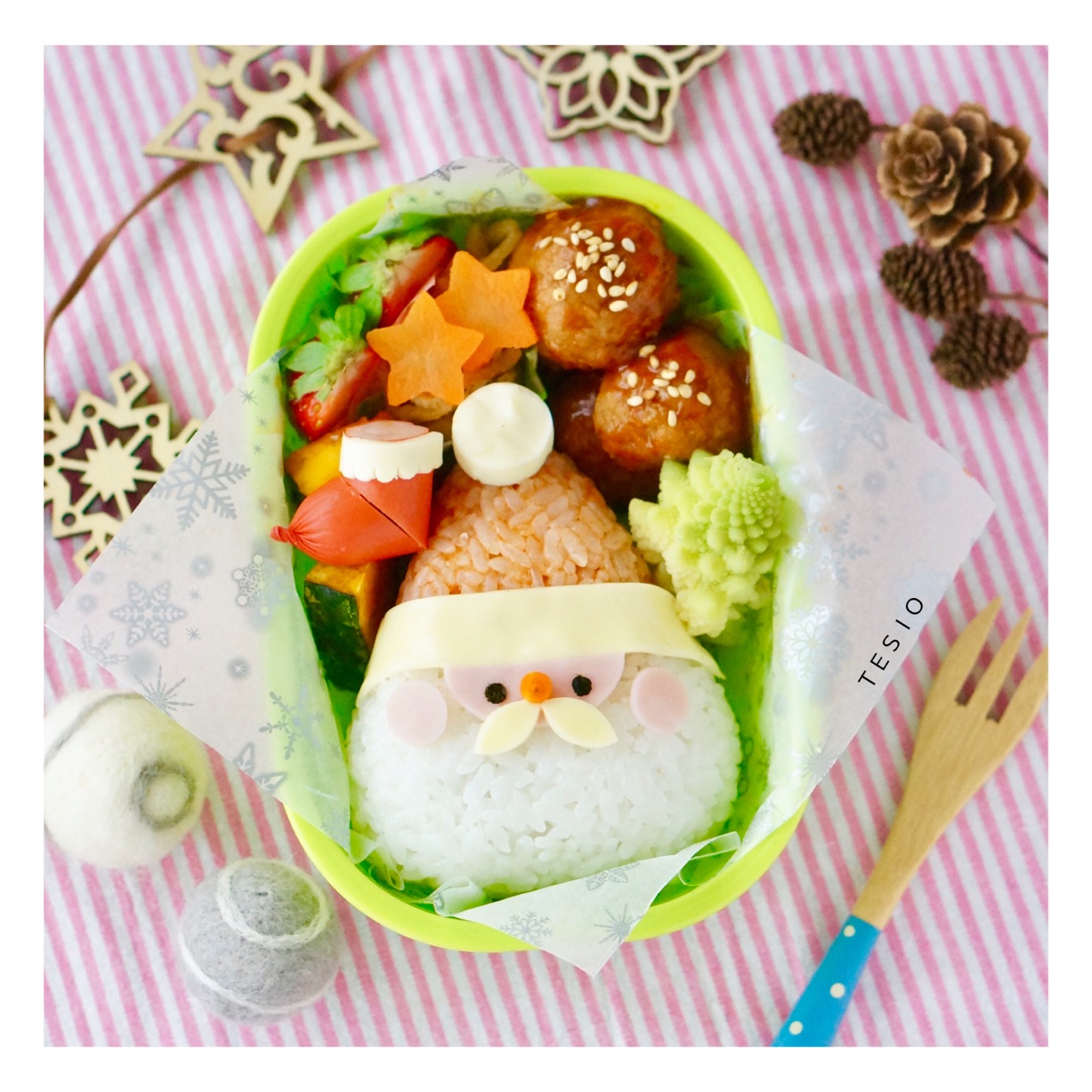 可愛いお弁当を旦那に持たせる嫌がらせ弁当「クリスマスリース弁当編」 rii- エキスパート - Yahoo!ニュース