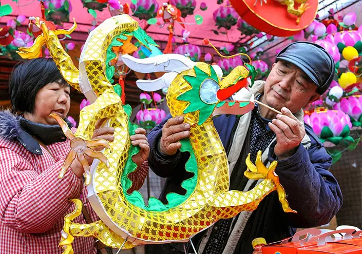 満月のもと街中が提灯の光に包まれる、幻想的な中国の伝統行事「元宵節」 季節・暮らしの話題 2017年02月09日- 日本気象協会 tenki.jp