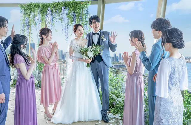 マリンワールド海の中道🐠×ベルクラシック福岡大濠🍃 当式場ベルクラシック福岡大濠で大人気のコラボ企画 \水族館フォト 🐠🪼🩵幻想的な水族館で、ここならでしか撮ることのできない 前撮りお写真がとっても素敵です😌 お二人の思い出の場所や、お子様連れのお客様に