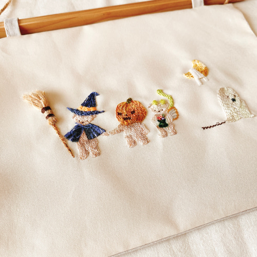 ハロウィン 衿元でお洒落を 刺繍半衿着物セレクト専門店スポットガーデン