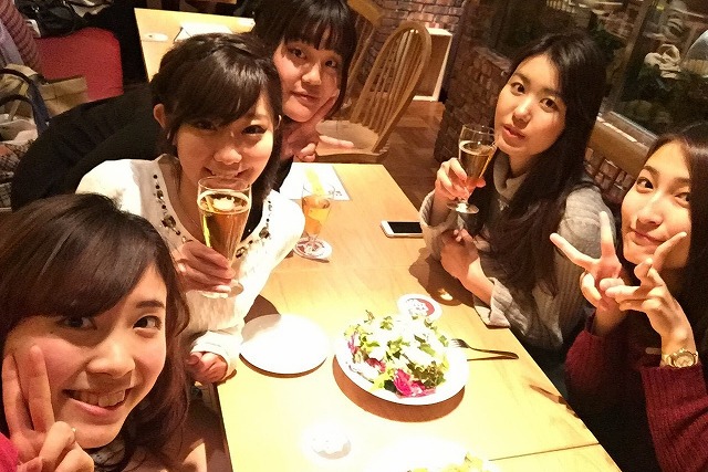 飲み会コーデ40選 取引先、上司、式典 大人女子のTPOを弁 わきま えたおしゃれコーデ＠BAILA