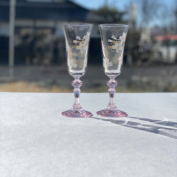 卒業式シャンパンフルート - 卒業生の乾杯用グラス 女性用または男性用 、学生用シャンパングラス、デザイン：GRAD1 - Etsy 日本