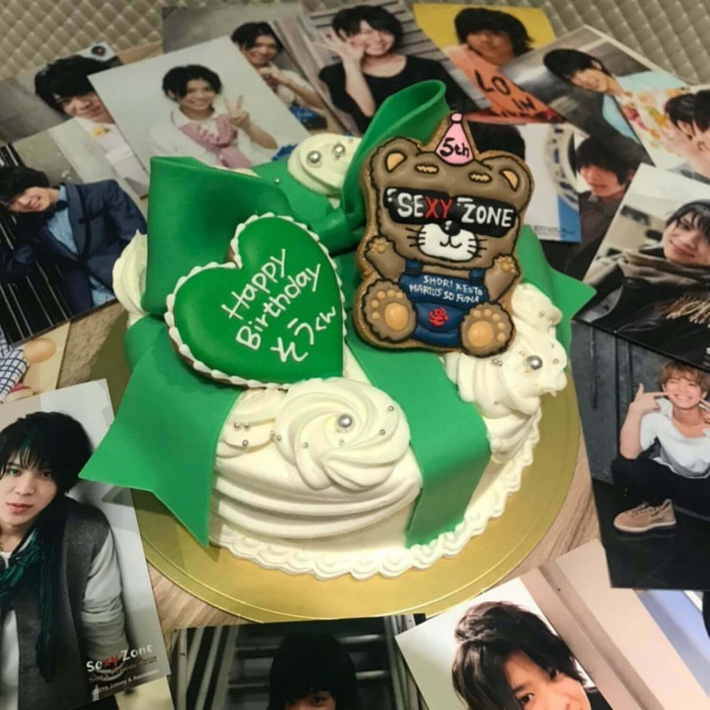 オーダー受付中 推しの誕生祭に!! バースデーボード＆カードセット ❤︎Lafary編集部❤︎ PICK UP POST💒お誕生日プレート .オタクの間で推しの生誕祭を行うときの必須アイテム「お誕生 日プレート」🎂💎今回はそんなお誕生日のときに大活躍するお名前プレートの