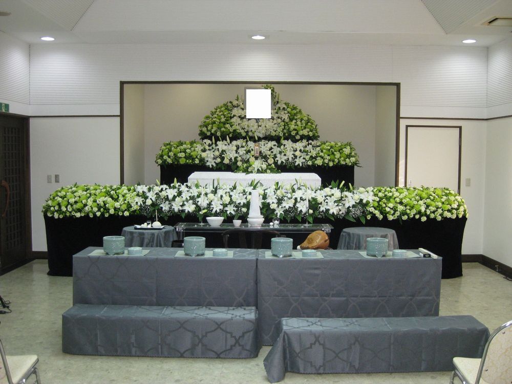 お葬式をいろどるお花 ～百合～お葬式のしおん