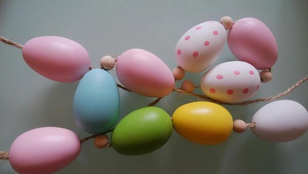 素敵なガーランドにもなる イースター 飾り イースターエッグ 24個 カラフルエッグ イースター 復活