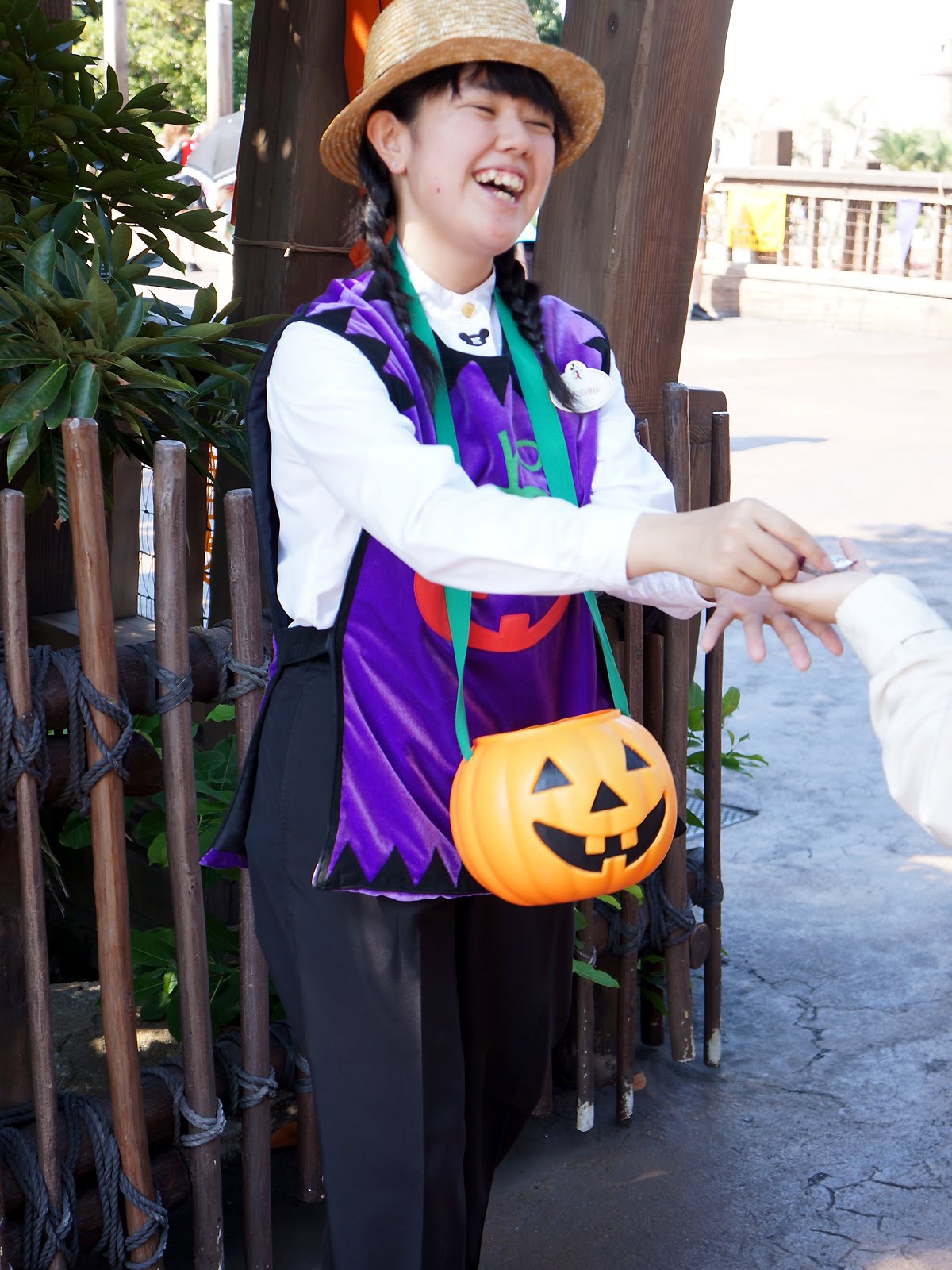 新品未開封品 ディズニー ハロウィン トリックオアトリート 4枚入 m9 - メルカリ