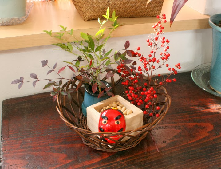 お面や南天で節分飾り